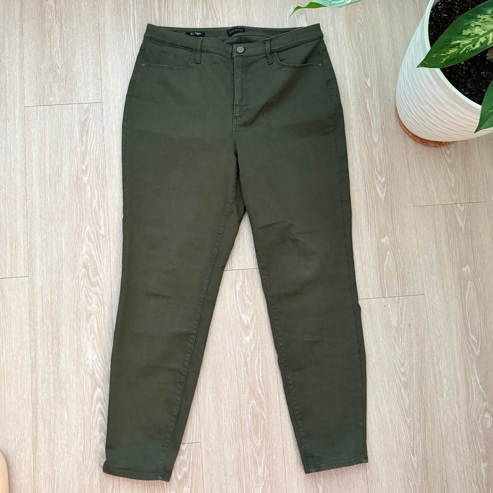 Talbots Olive Green Jegging Curvy
Fit Pants Size 12